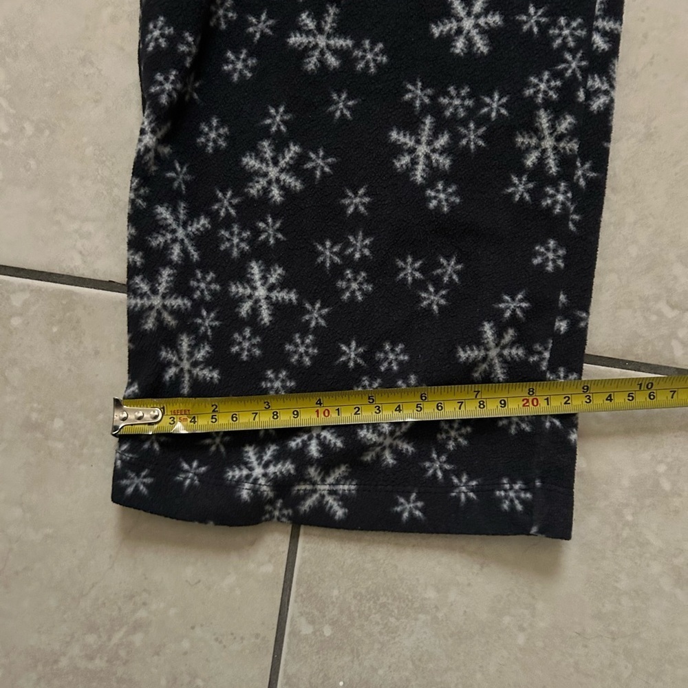 Old Navy Men's Black and White Snowflake Joggers - Picture 2 of 9